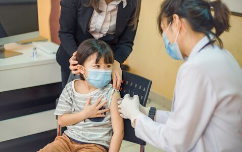 Paket Vaksinasi Anak di Eka Hospital Family